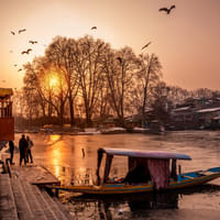 charistmatic-private-kashmir-family-tour-package