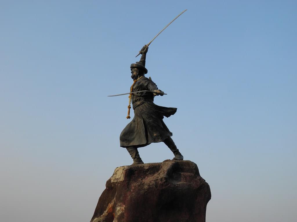 Marvel at the Statue of Murarabaji Deshpande