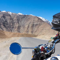 ladakh-on-bike-seat-in-car