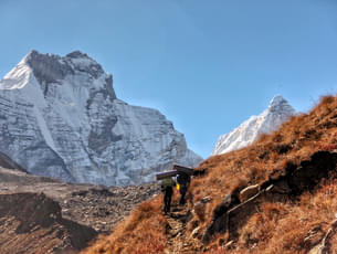 Mt Thalaysagar, Mt Bhrigupanth, Manda Parvat, Mt Jogin and Mt Gangotri.