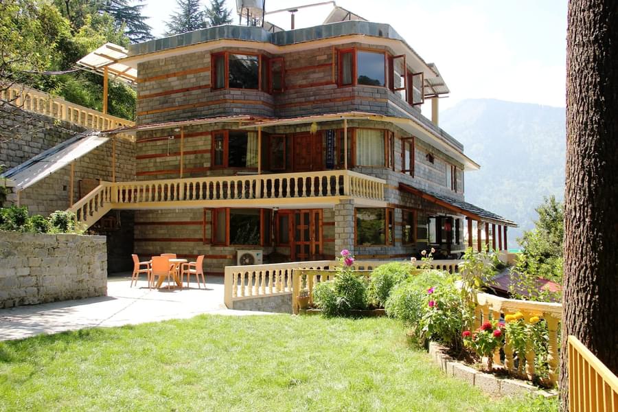 A Garden View Cottage Stay Amidst Nature near Manali Image