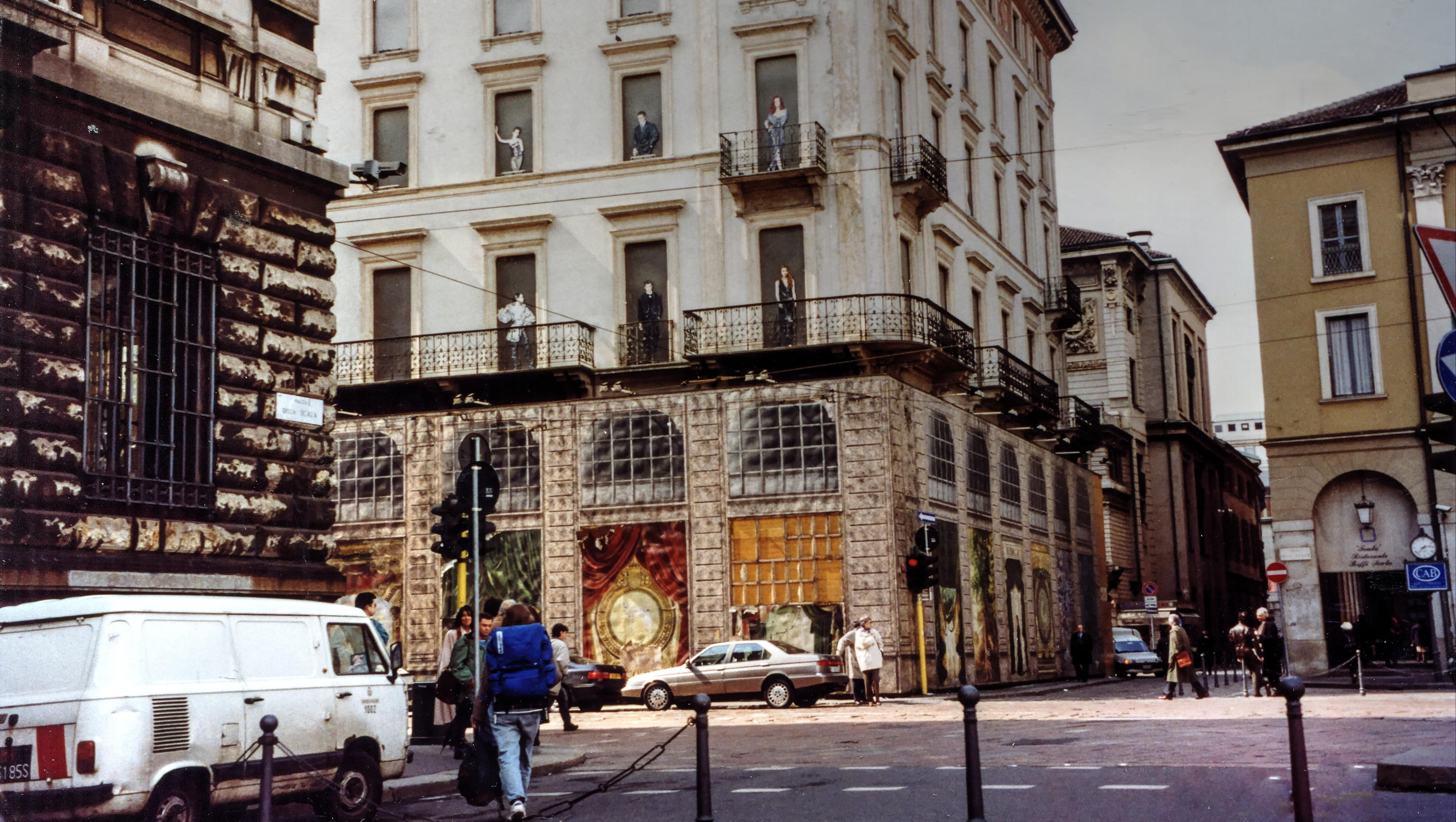 Piazza della Scala Milan Overview