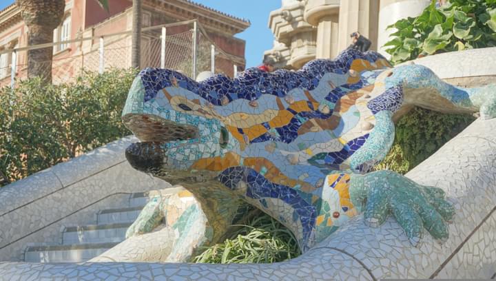 Colorfull dragon statue at Park Guell