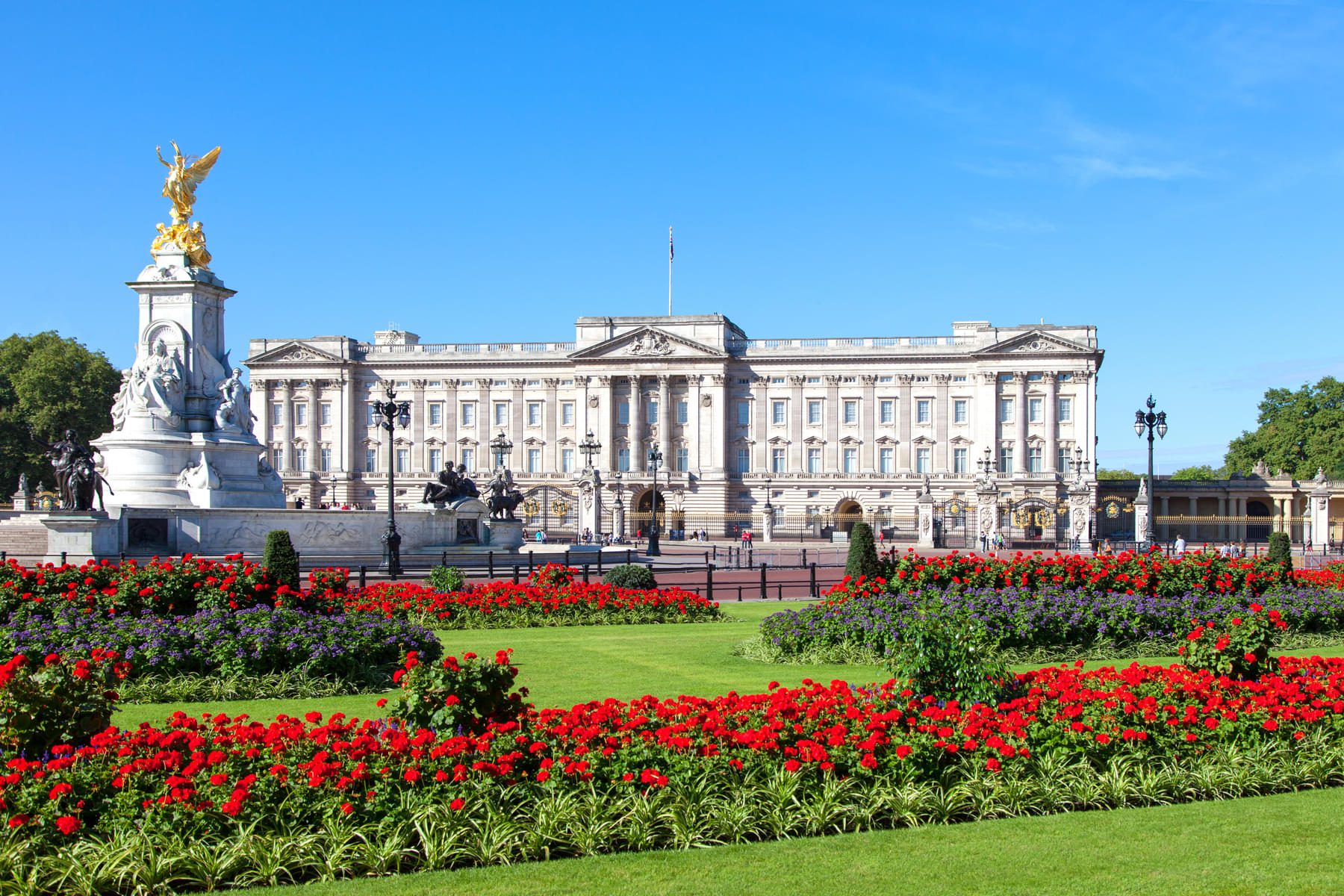 Take a 9-hour historical and cultural trip in London