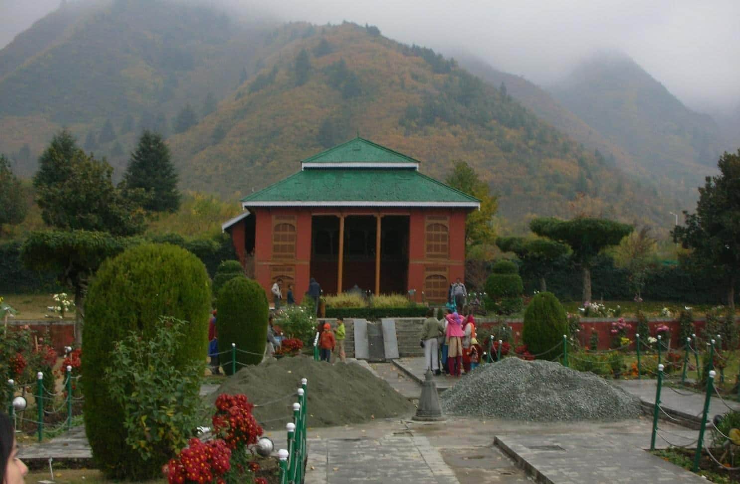 Discover Chashme Shahi