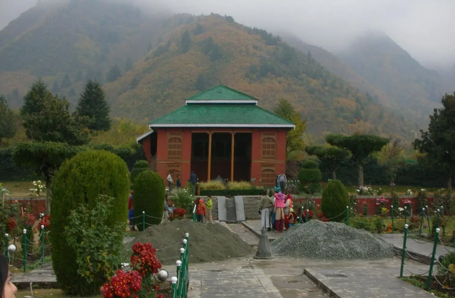 Discover Chashme Shahi
