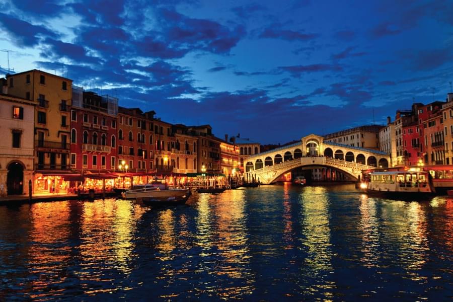 Cannaregio and Castello districts with a professional guide, Venice