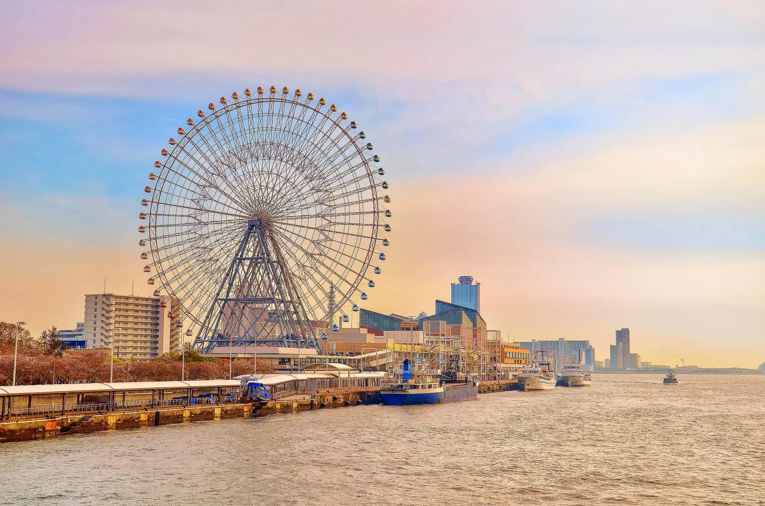 Tempozan Giant Ferris Wheel