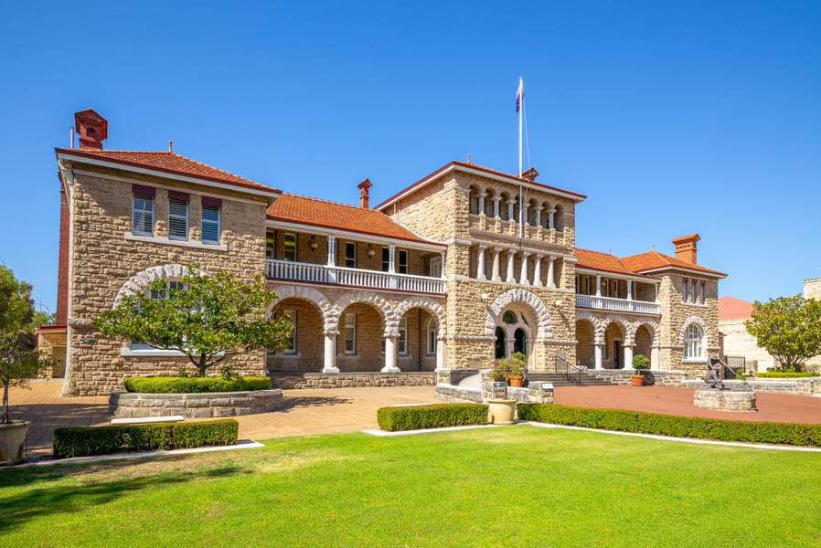The Perth Mint Guided Tour  Image