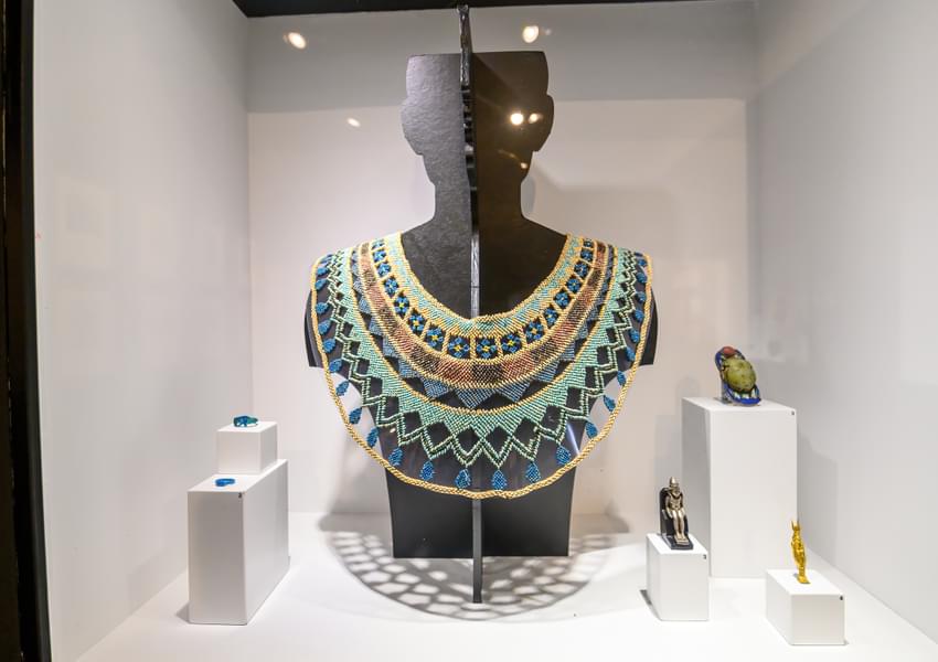 Have a look at the unparalleled Egyptian jewelry 