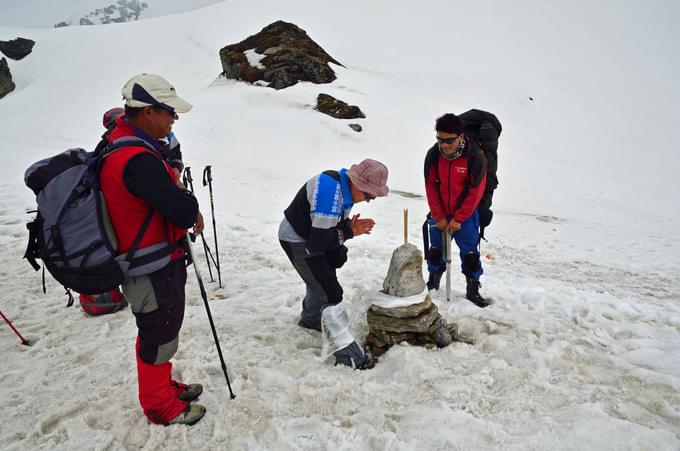 snow treks in himalayas