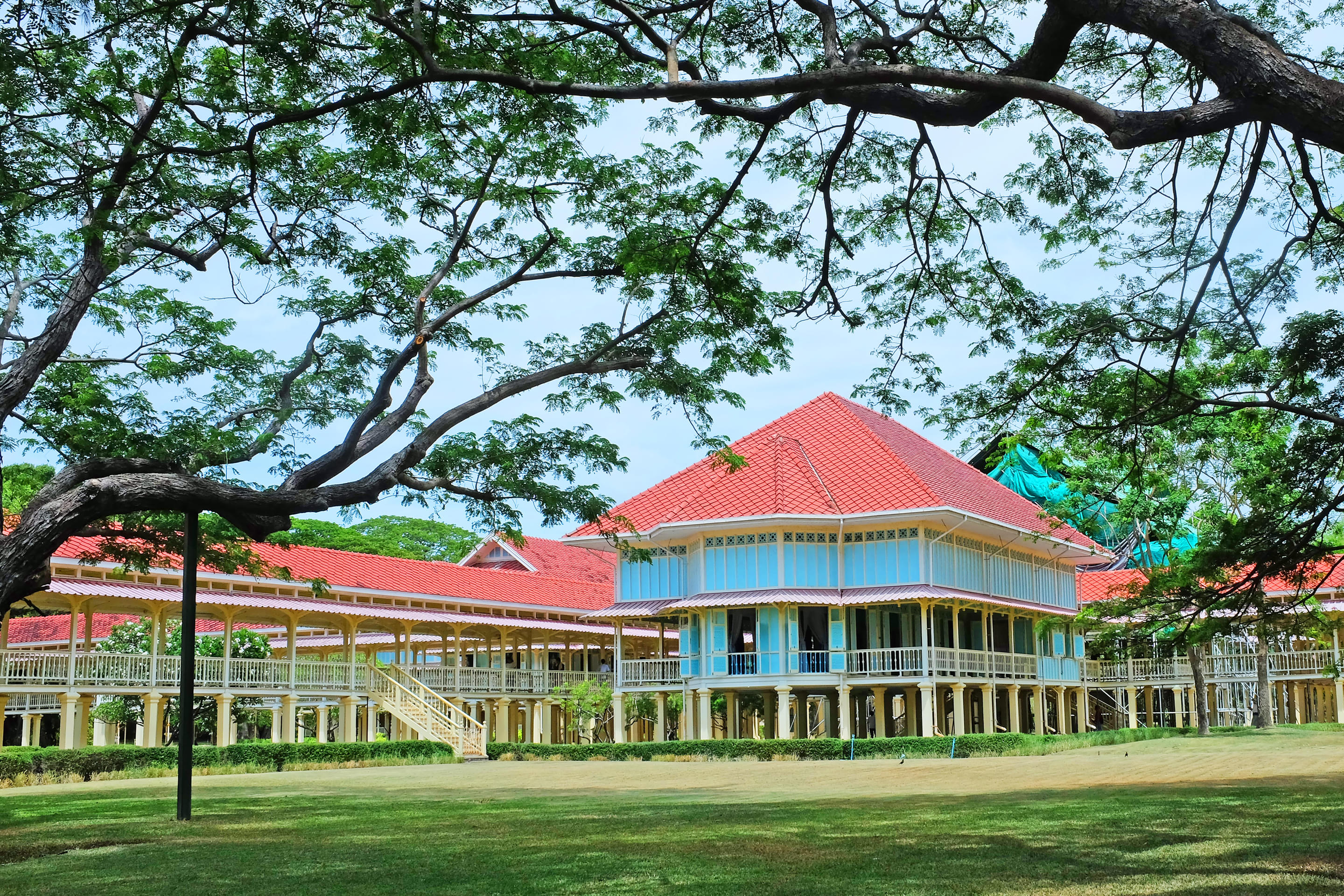 Maruekhathaiyawan Palace Cha Am Overview