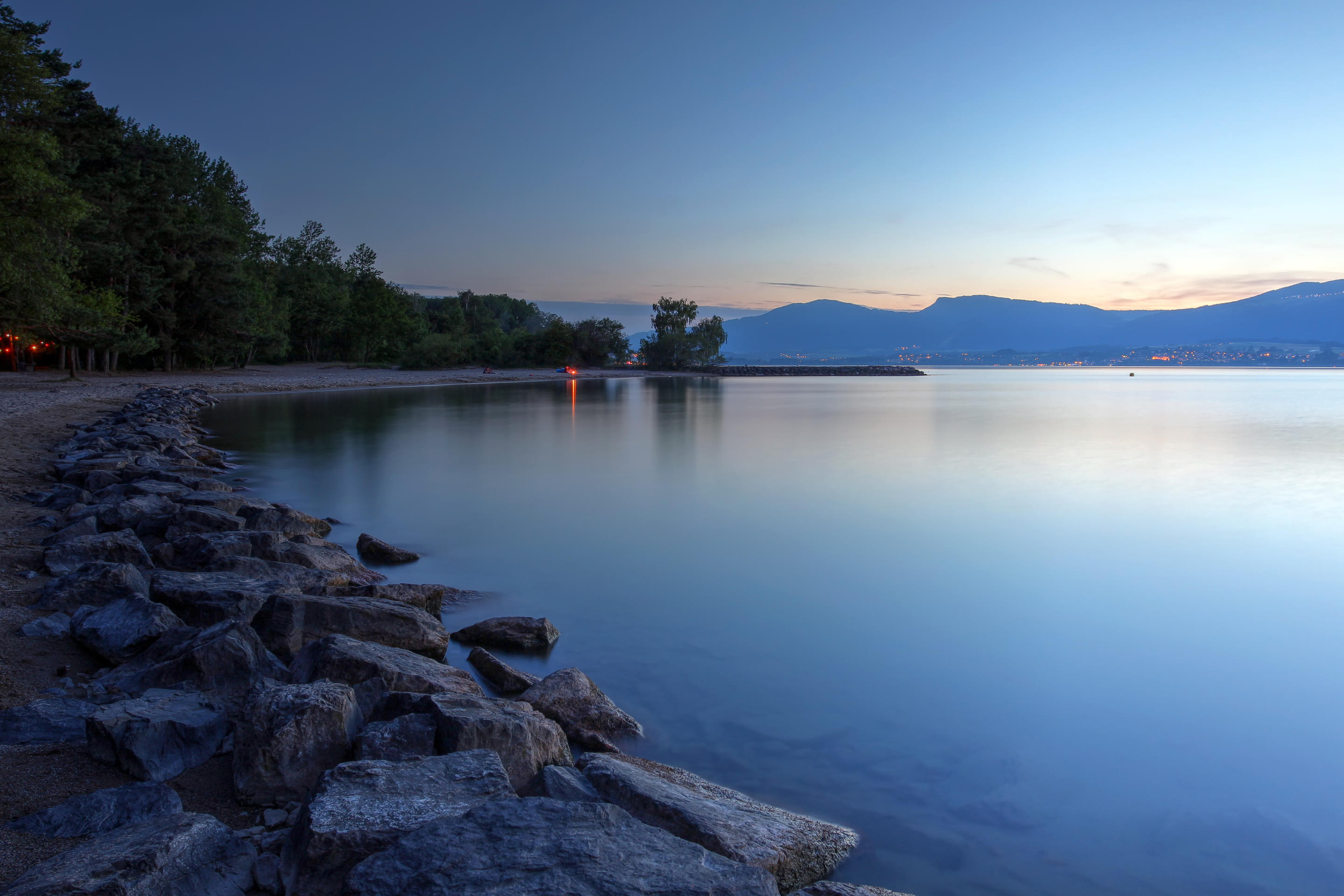 Neuchatel lake Overview
