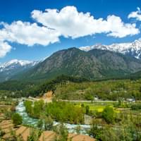 romantic-escapade-kashmir-honeymoon-tour-package