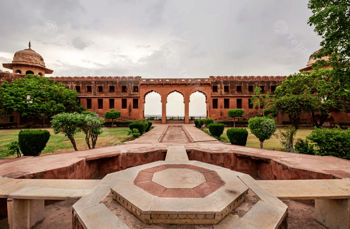 Walk Through the Persian Gardens