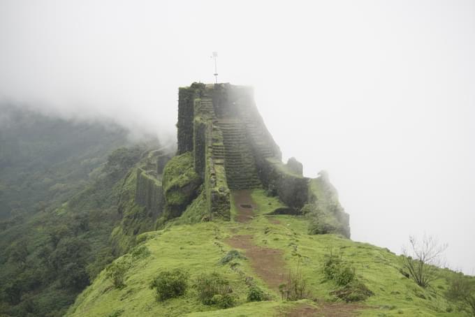 Witness mystic valleys on both sides on your way to fort