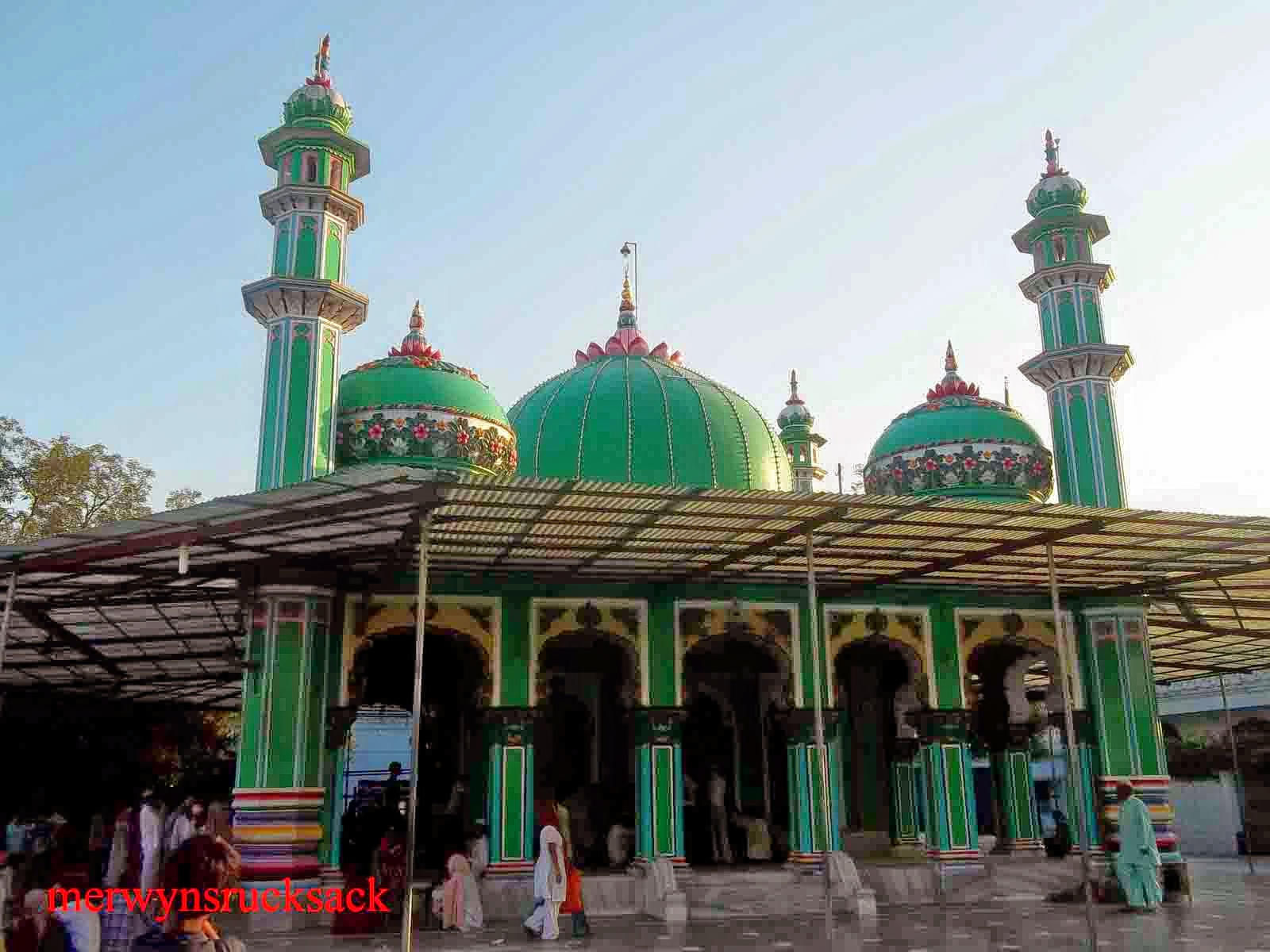 Hussain Tekri Sharif Dargah Overview