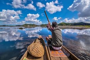 Get a Jaw Dropping view while boating at Loktak Lake
