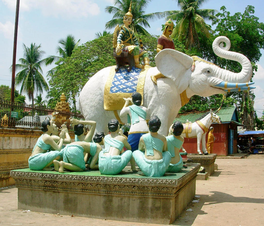 White Elephant Pagoda (Wat Tahm Rai Saw)