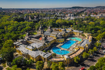 Welcome to the Szechenyi Thermal Bath
