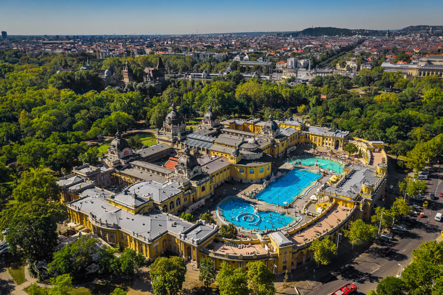 Welcome to the Szechenyi Thermal Bath
