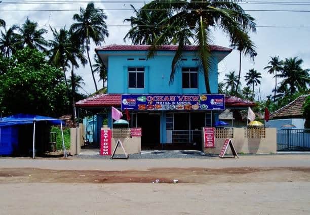 Eat Freshly Cooked Seafood Nearby