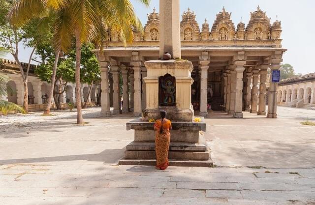 Attend the Early Morning Aarti