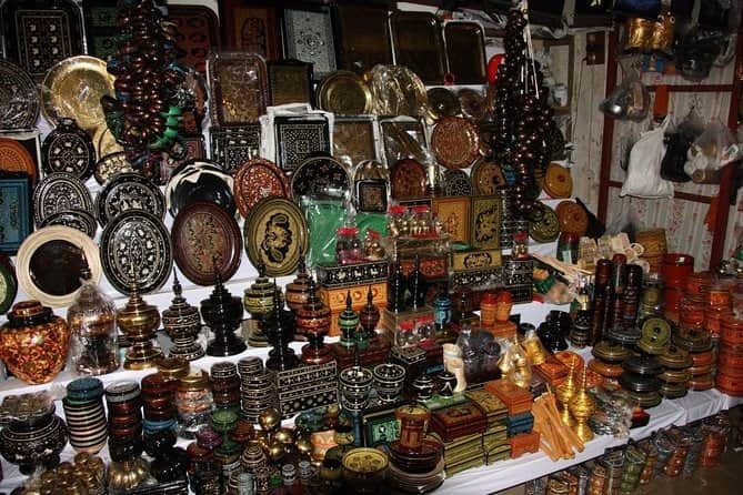 Indulge in a Shopping Extravaganza at Mall Road
