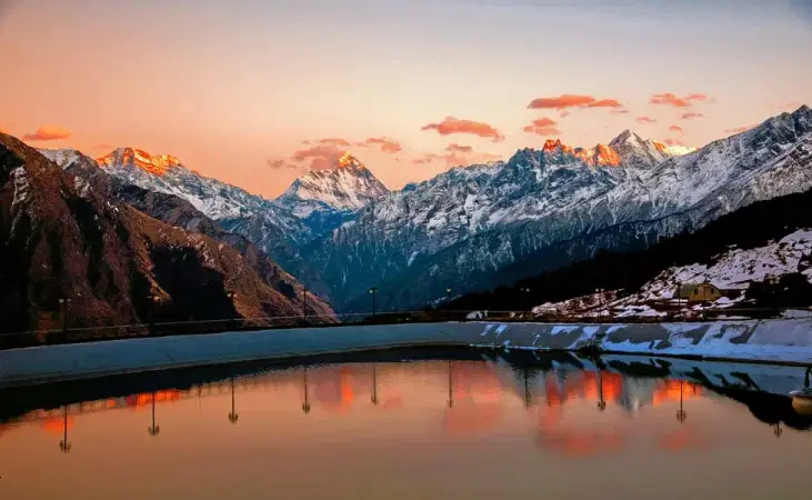 Marvel at the stunning Auli Lake