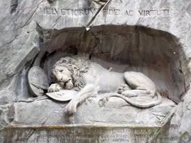 Qlaa8rsfc8ni6zhjd1nsqs3yaf2v p97vfbjnybiog983y6elj26oekv3 1586430911 lion monument