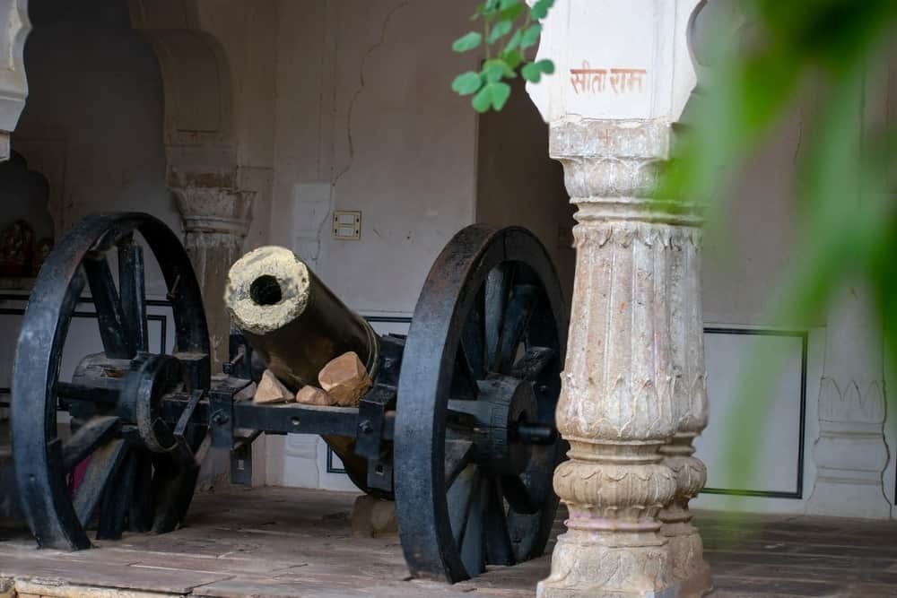 Explore the Historic Arms & Artefact Museum