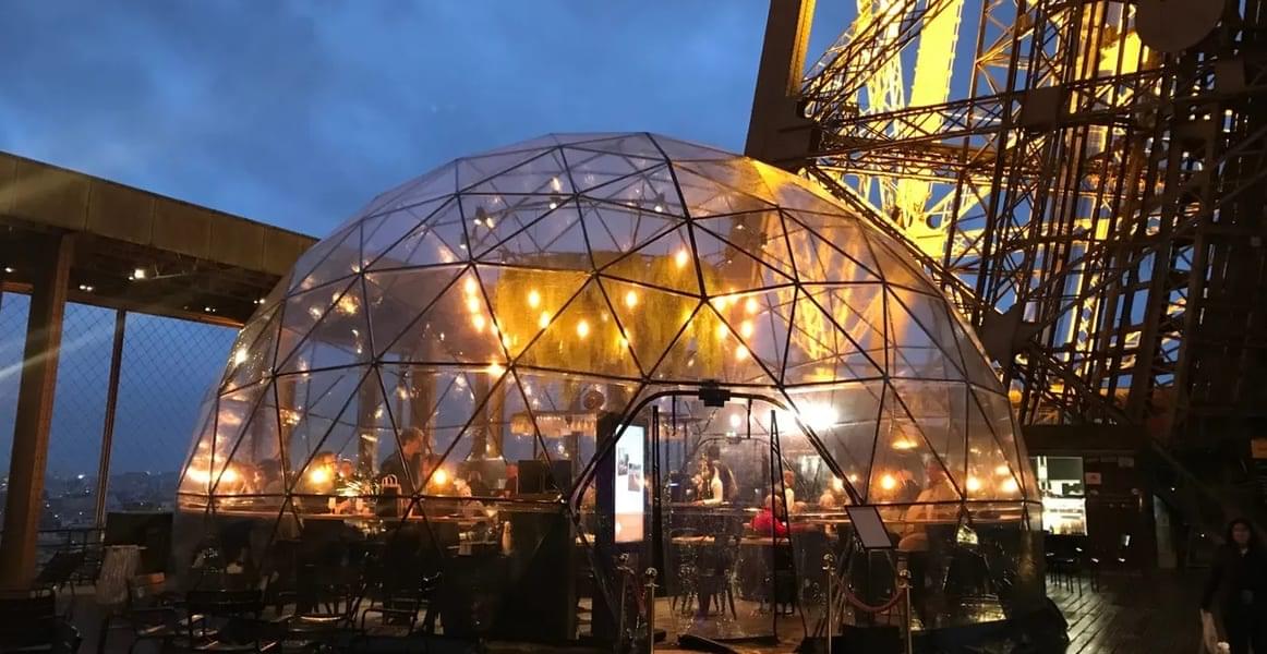 Dine in a bubble-shaped dome