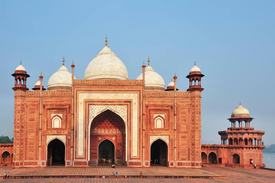 Taj Mahal Guided Walking Tour Image