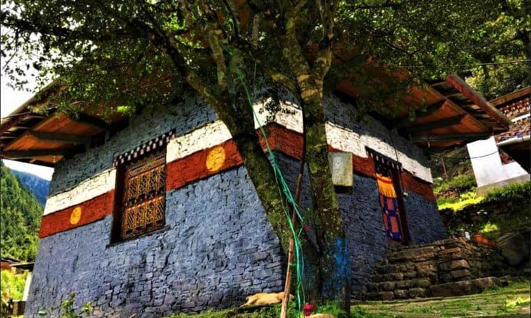Explore Lhakhang Karpo and Lhakhang Nagpo