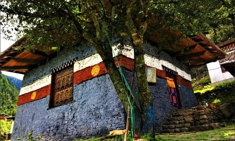 Explore Lhakhang Karpo and Lhakhang Nagpo