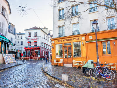 Enjoy a delicious food tasting tour in Montmartre