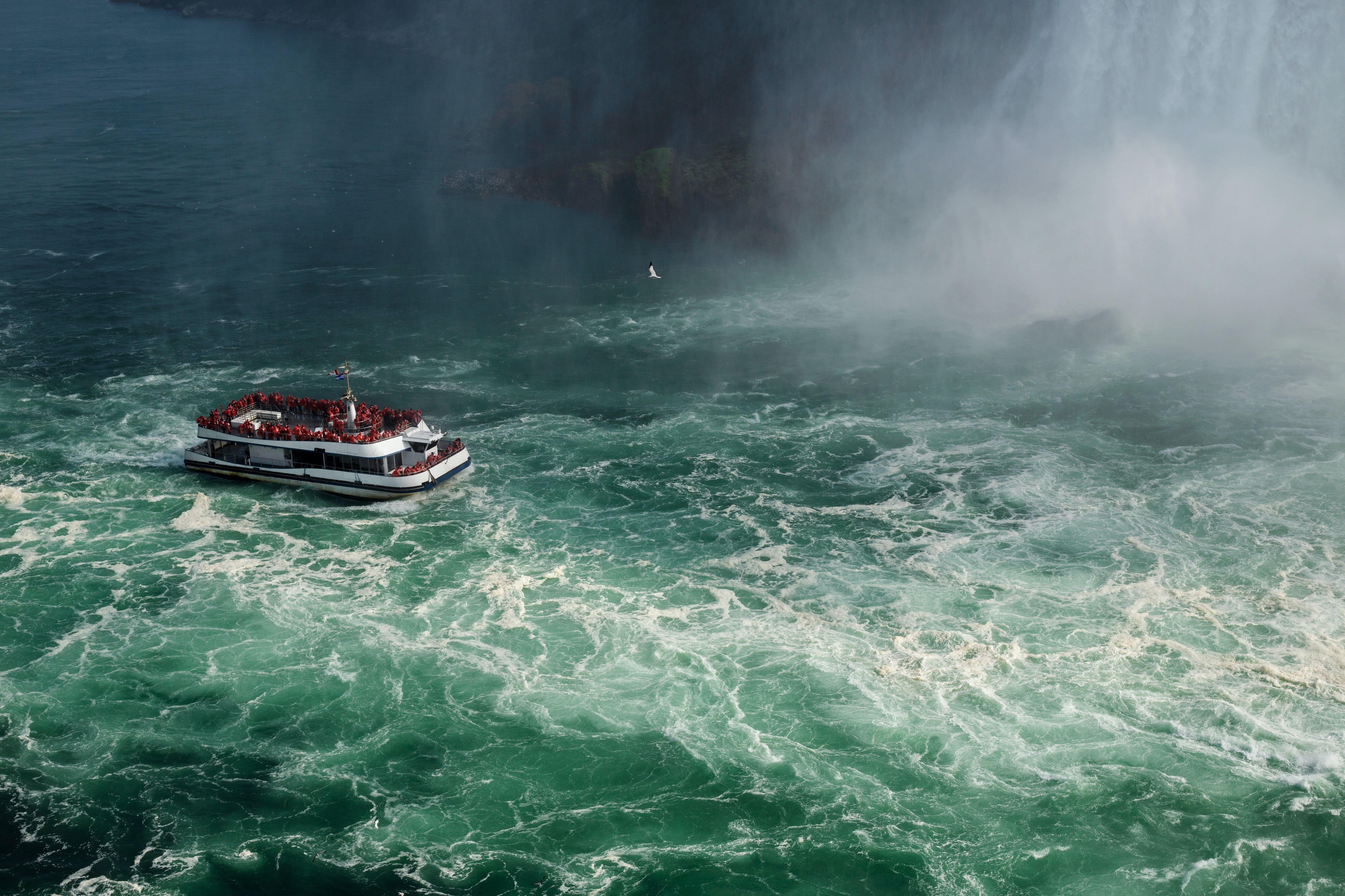 Niagara Falls Boat Tour