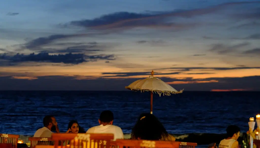 Beachside Dining: