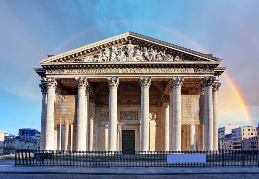 Front view of Pantheon Paris