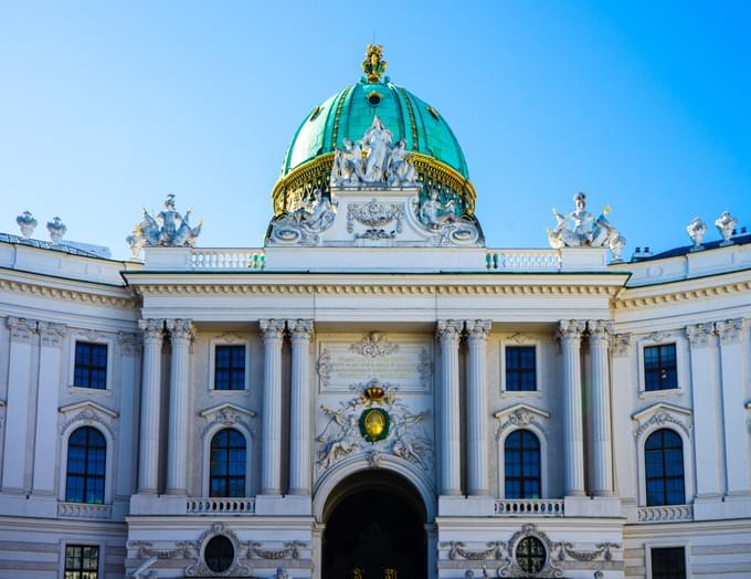 hofburg-imperial-palace-4913231.jpg