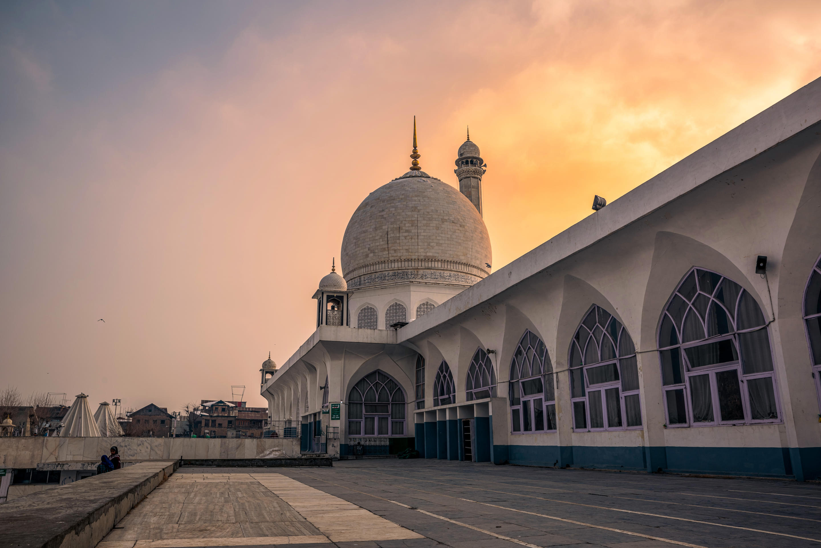 Hazratbal Mosque Overview
