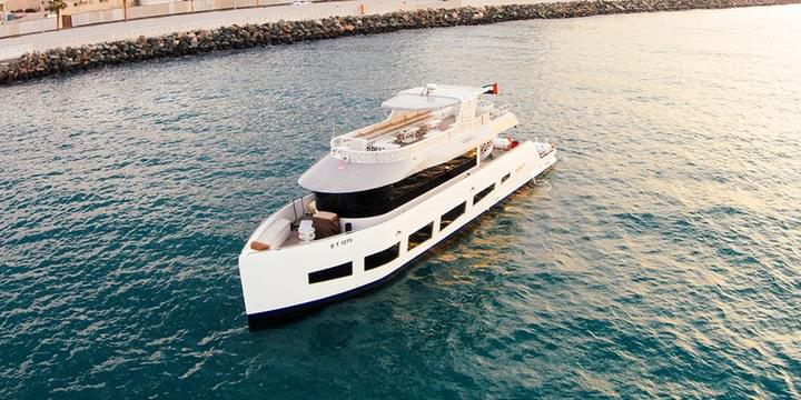 Luxury Yacht Rental at Dubai