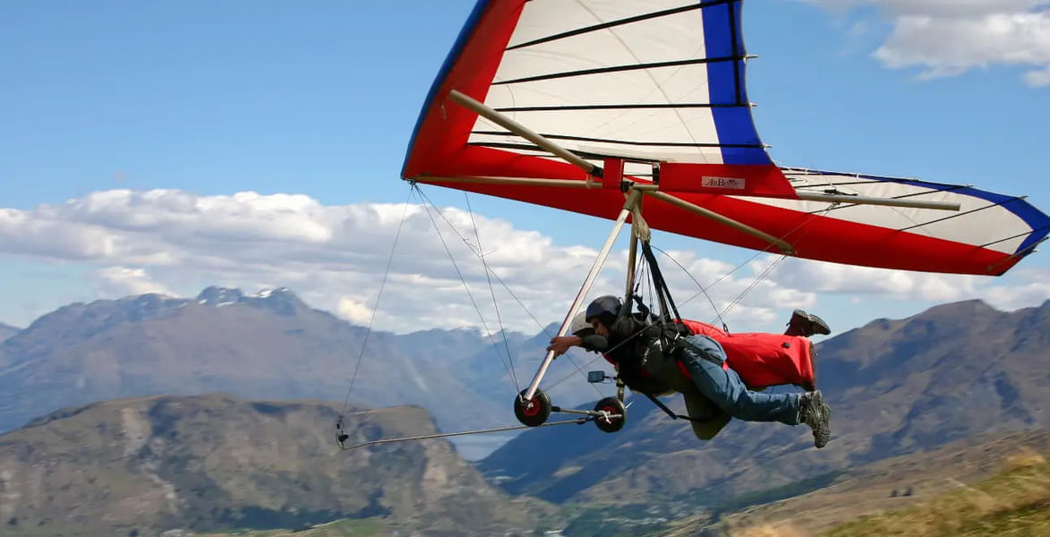 Paragliding in Queenstown Image