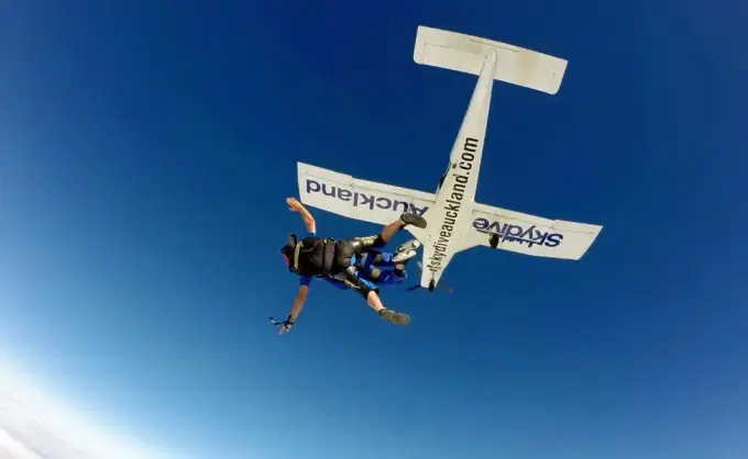 skydiveaucklandretrty.webp