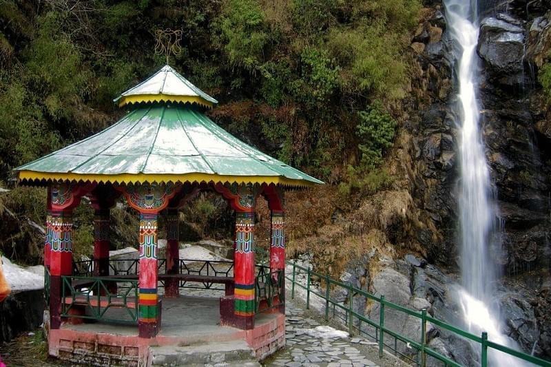 Tsongmo Lake & Baba Mandir Day Tour From Gangtok Image