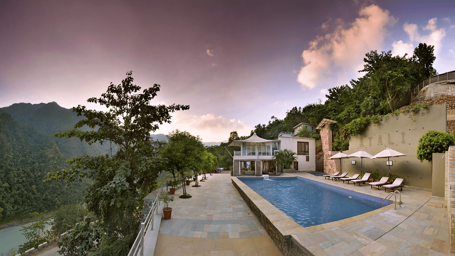 Dehradun : Handpicked Getaways upto 50% Off