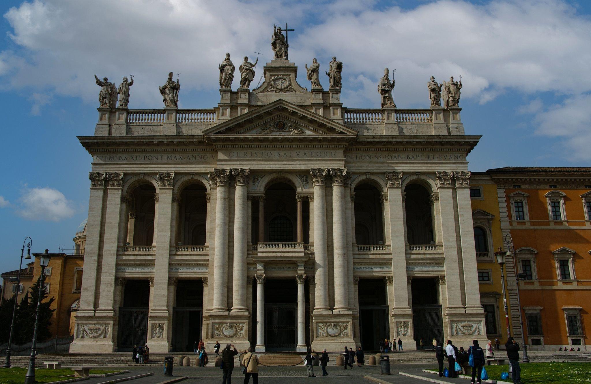Basilica di San Giovanni in Laterano.jpg