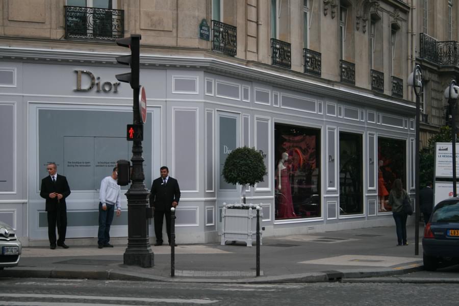 Avenue Montaigne, Shopping Near Eiffel Tower