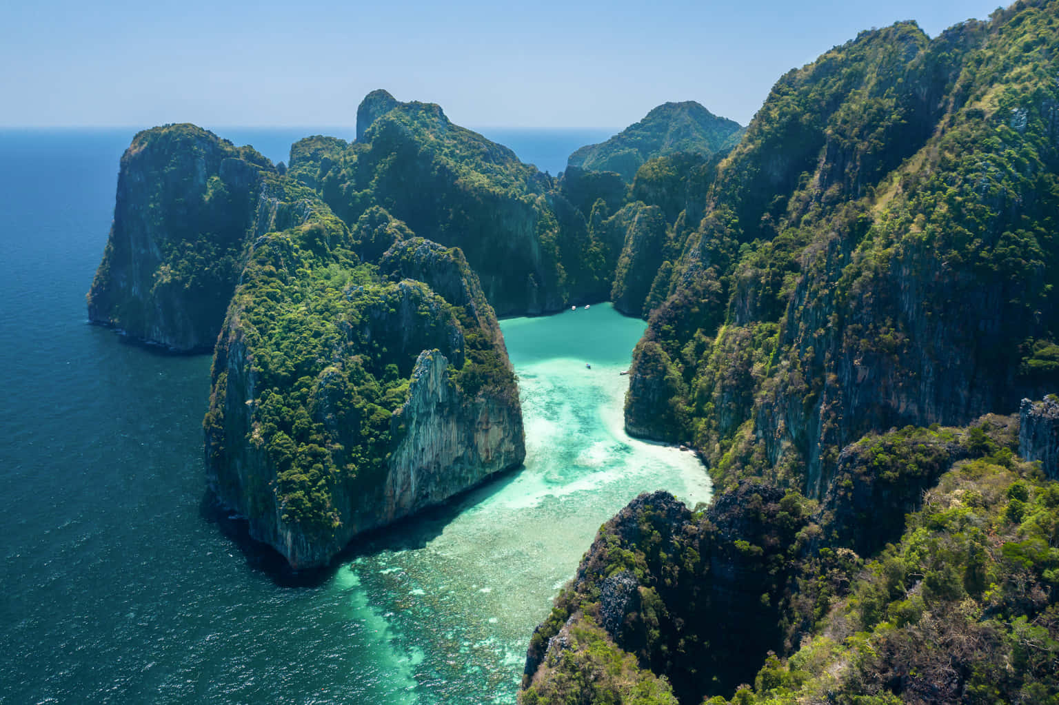 Scuba Diving in Koh Phi Phi Island