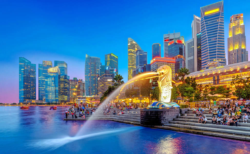 Stroll on the lively and bustling streets of Singapore and marvel at the architectural wonders
